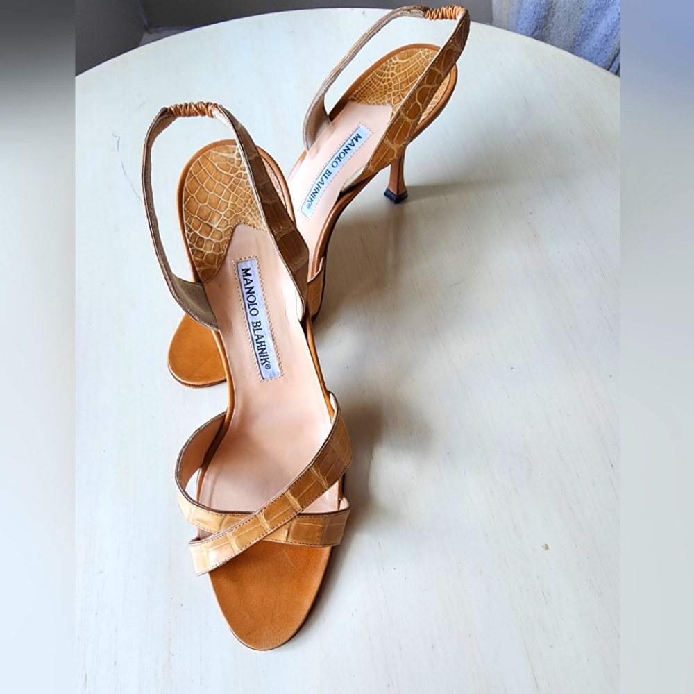 MANOLO BLAHNIK